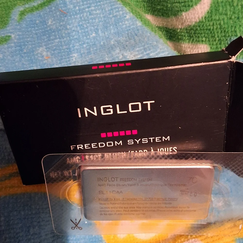 NWT INGLOT FREEDOM SYSTEM AMC FACE BLUSH #70
